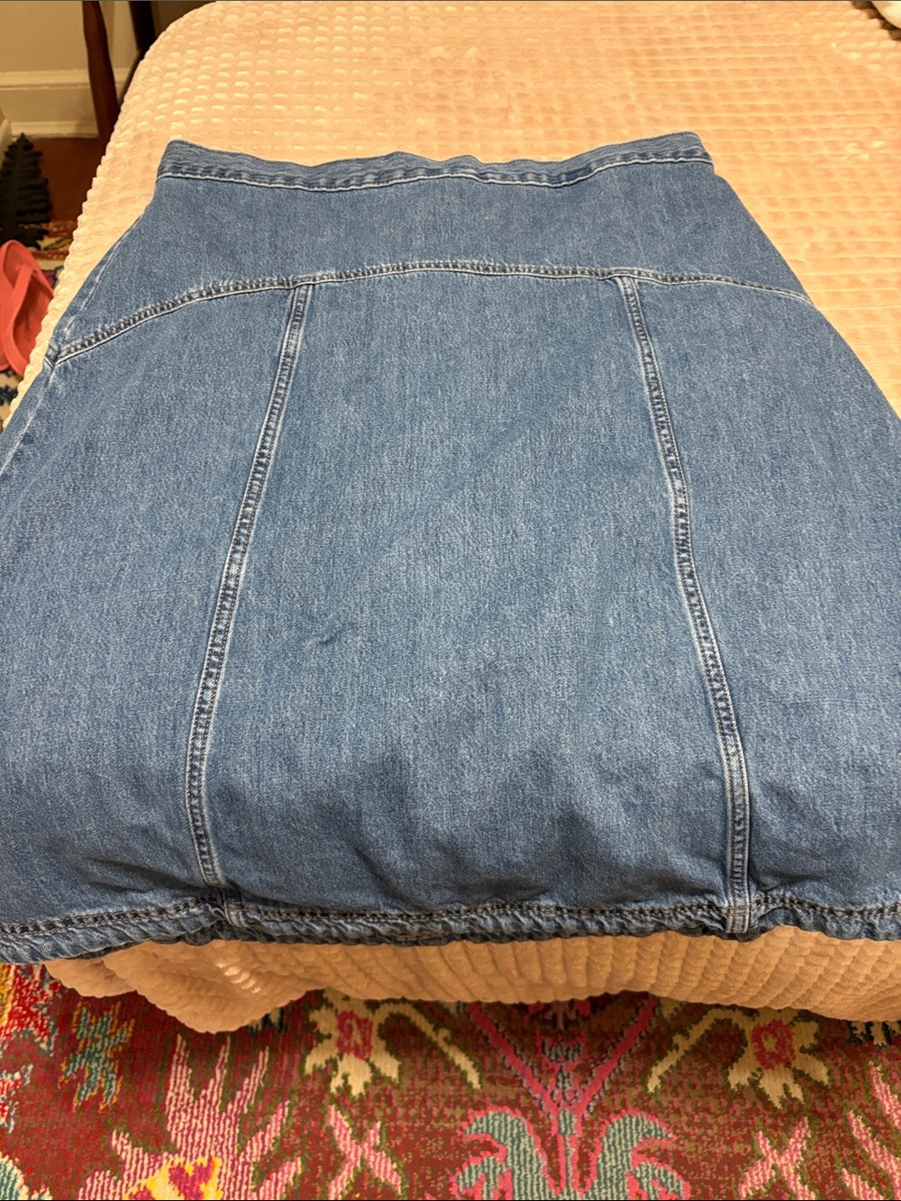 Classic Blue Denim Women's Skirt - Casual Panel Design Old Navy sz. 16